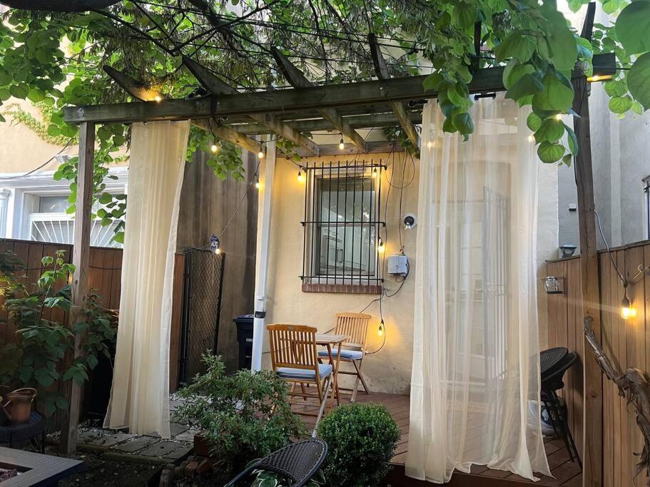 3-Bedroom House With Cute Patio Explore Dc On Foot Washington Eksteriør bilde