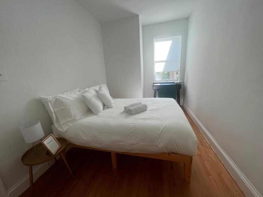 3-Bedroom House With Cute Patio Explore Dc On Foot Washington Eksteriør bilde