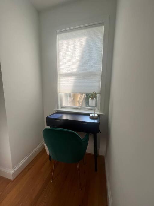 3-Bedroom House With Cute Patio Explore Dc On Foot Washington Eksteriør bilde