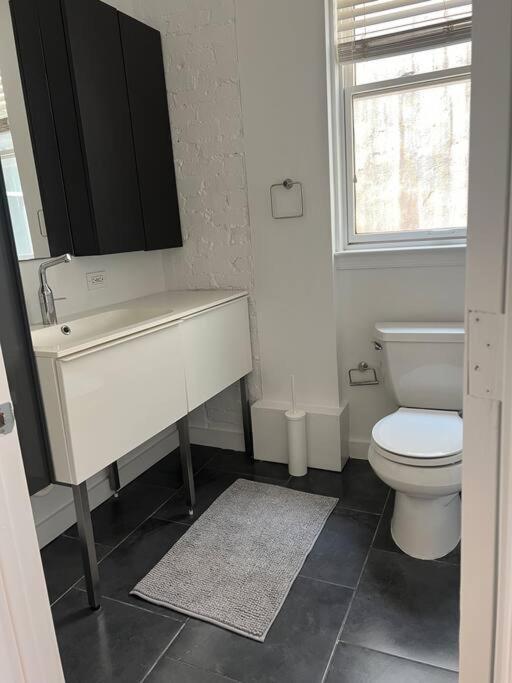 3-Bedroom House With Cute Patio Explore Dc On Foot Washington Eksteriør bilde